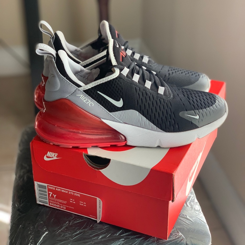 Nike Air Max 270